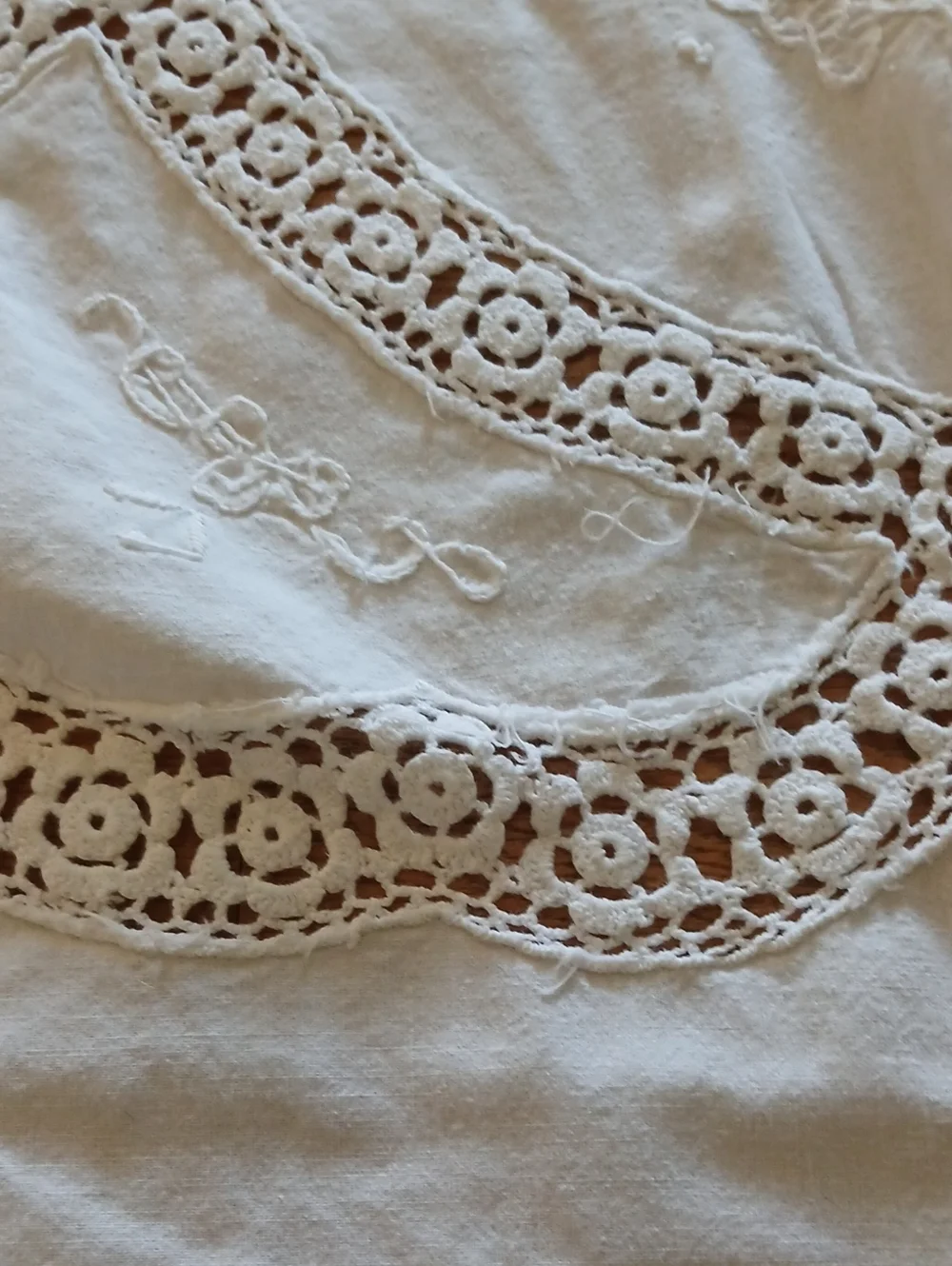 Vintage Handmade Tablecloth Set